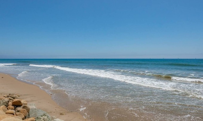 Eucalyptus Hill Cottage | Beautiful bungalow with stunning views of Montecito Country Club!