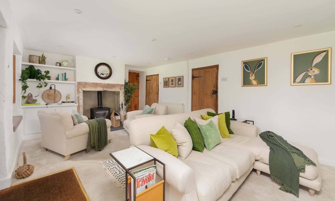 Chilcompton House | Beautiful Cottage nr Mendip Hills, Private Parking