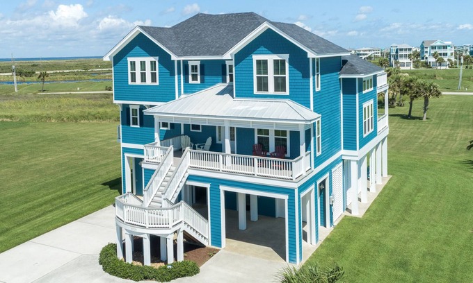 Red Fish Cove House | Beautiful Custom Home with Spectacular Views of Gulf and Bay