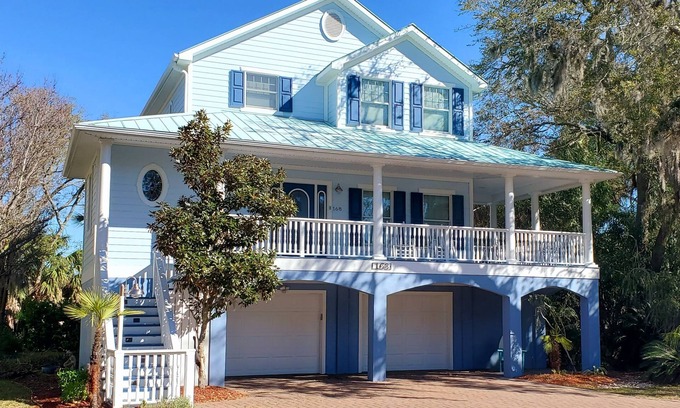 Saint Helena Island House | Beautiful Home Near Cabana Club with Great Views and Outdoor Spaces