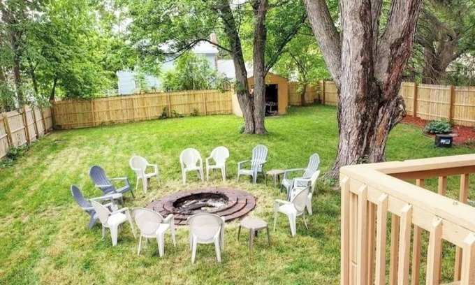 Roseville House | Beautiful house centrally located on .5 Acres
