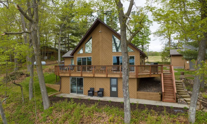 Brill Cabin | Beautiful Lakeside Cabin on Long Lake
