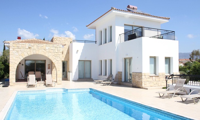 Pegeia Villa | Beautiful Modern 3 Bed 2 Bath Villa With Large 10M Private Pool (heating €40 pd)