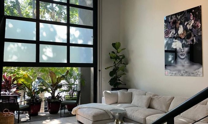 Park Santiago House | Beautiful Modern Loft in Santa Ana