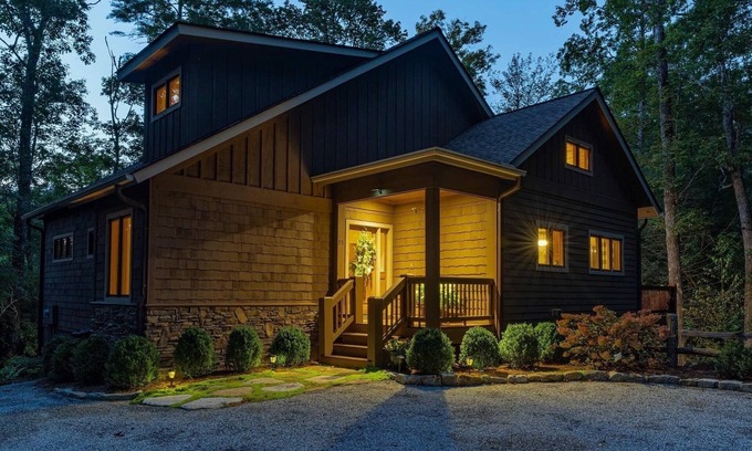 Sapphire Cabin | Beautiful mountain retreat home in Mountain Club at Cashiers