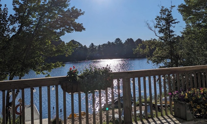 Bala Cottage | Beautiful Muskoka cottage with sandy beach, campfire and hotub!