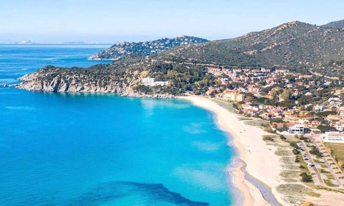 Solanas Apartment | Beautiful sea view 3bedroom property 5 mt from the beach