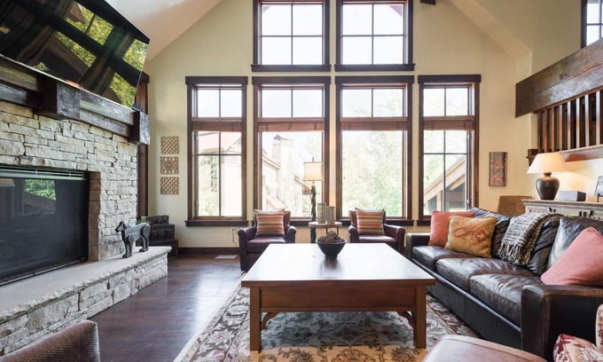 North Park City Cottage | Beautiful Ski Chalet, Silver Star #04, with private hot tub