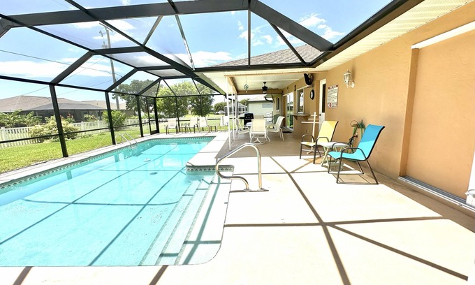 Pelican House | Beautifully maintained and great location!