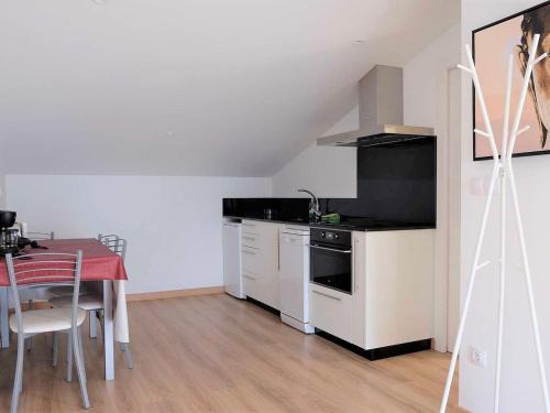 Ourense Apartment | Belvilla by OYO Villa Trabazos Abellas Ãtico