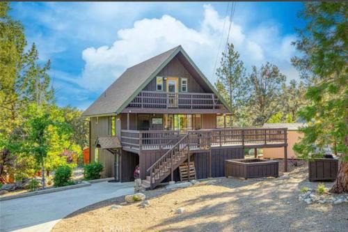 Pine Mountain Club House | Bernina Dr. Retreat