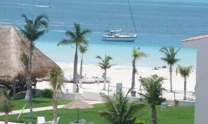 Punta Cancun Condo | Best Beach in Cancun! Beachscape Villa in Hotel Zone
