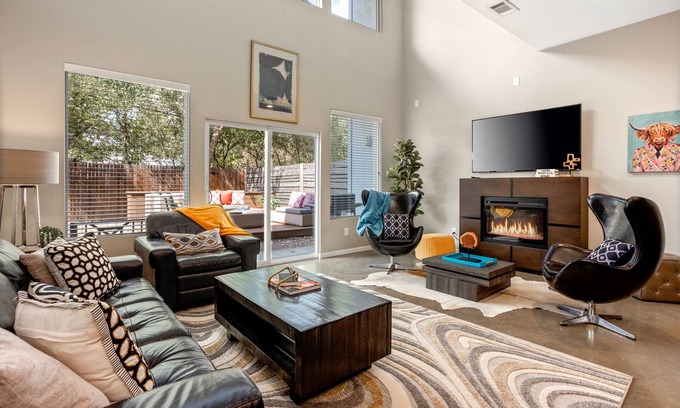 Fort Worth Cultural District House | Best Concert Location | 2 Minute Walk to Dickies