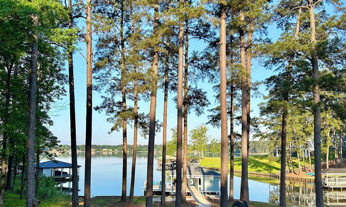 Milledgeville House | BEST SUNSET ON SINCLAIR ~ CLEAREST WATER, FLAT LOT & BIG WIDE OPEN VIEWS! - WiFi