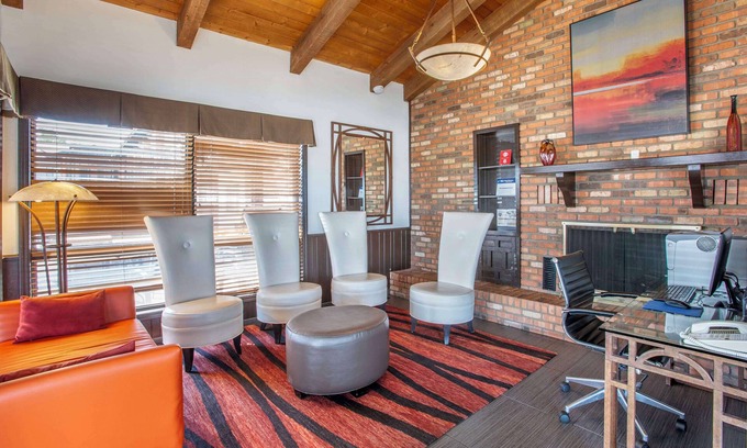 Holbrook Hotel | Best Western Arizonian Inn