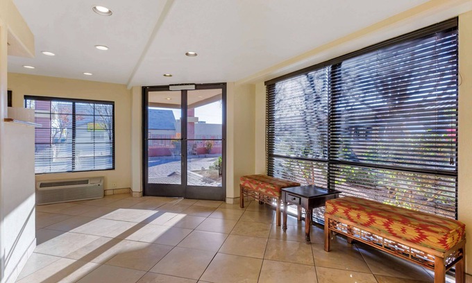 Safford Hotel | Best Western Desert Inn