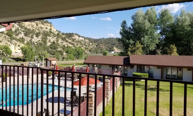 Zion National Park East Entrance Hotel | Best Western East Zion Thunderbird Lodge