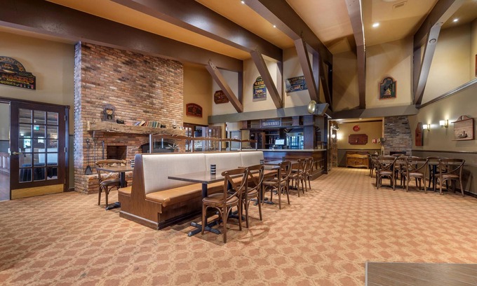 Cornwall Hotel | Best Western Parkway Inn & Conference Centre