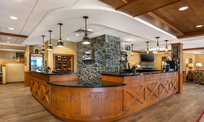 Intercourse Hotel | Best Western Plus Intercourse Village Inn & Suites