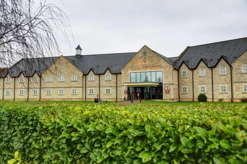 Thurnscoe Hotel | Best Western Plus Pastures Hotel
