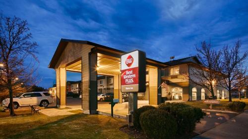 Redmond Hotel | Best Western Plus Rama Inn