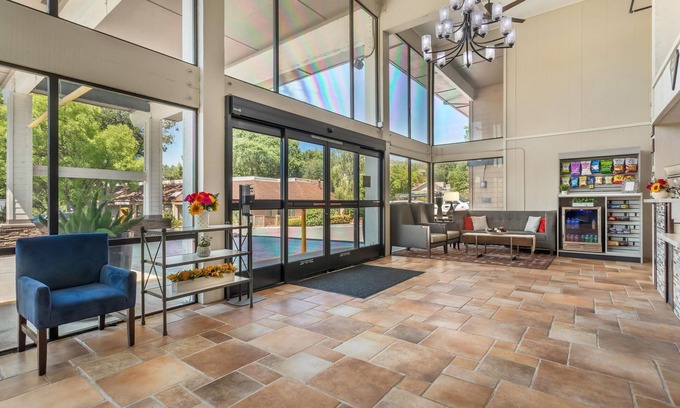 Sonora Hotel | Best Western Plus Sonora Oaks Hotel & Conference Center