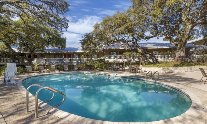 Kerrville Hotel | Best Western Sunday House Inn