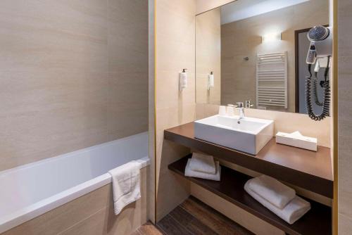 Le Cannet-des-Maures Hotel | Best Western Terre de Provence