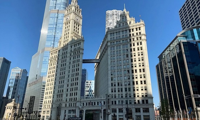 Downtown Chicago Resort | Better Choice for your Vacation! 3 Convenient Units, Close to Chicago Riverwalk