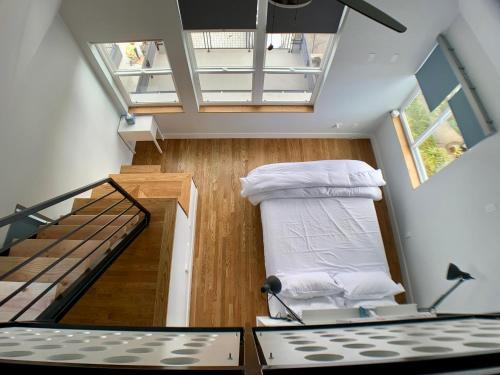 Green Lake Apartment | Birdhouse on Green Lake