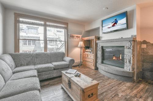 River Run House | Black Bear 8052 by SummitCove Lodging