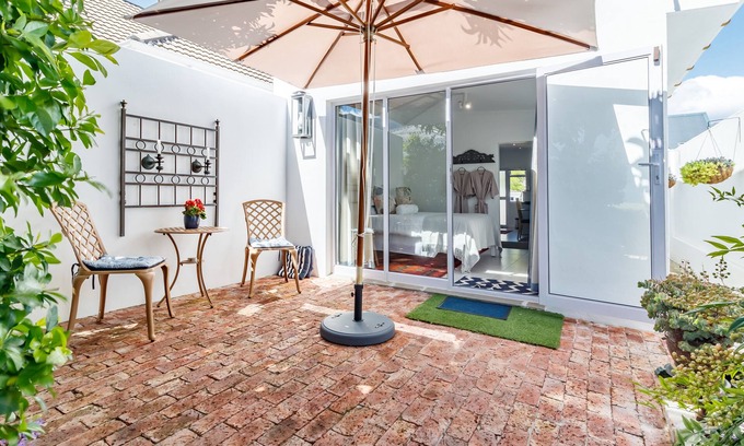Franschhoek Cottage | Bleu Cobalt Cottage