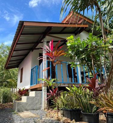 Nuea Khlong House | Blue Sky Bungalow
