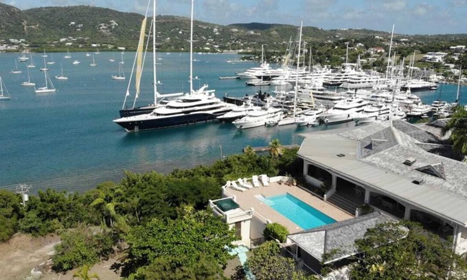 English Harbour Villa | Bluff House, Walk to Marinas and Beach, Pool, Views, Amazing location.