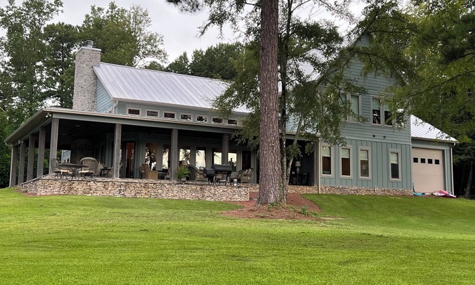 Northport House | BluLake Escape Lake Tuscaloosa Luxury Lakefront Rental Property