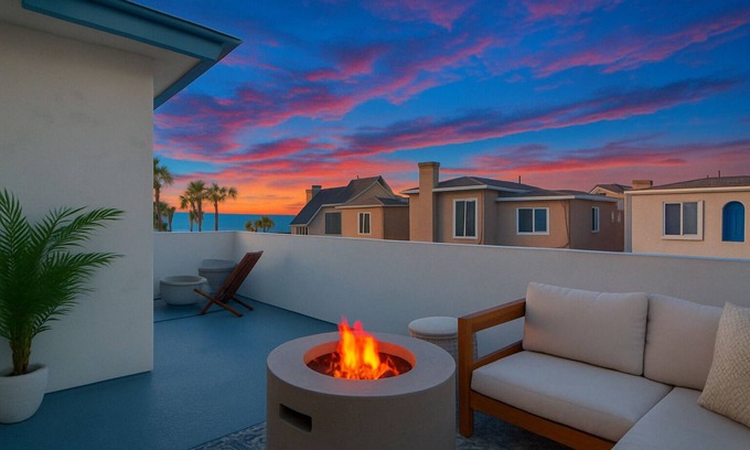 Mission Beach Hotel | Boardwalk Hotel: Bikes, Boards & Beach Gear Included