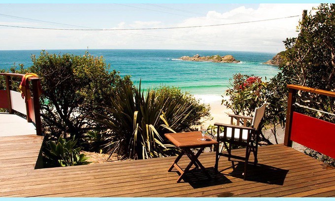 Seal Rocks House | BOAT BEACH SURF SHACK - BYO LINEN - PET FRIENDLY