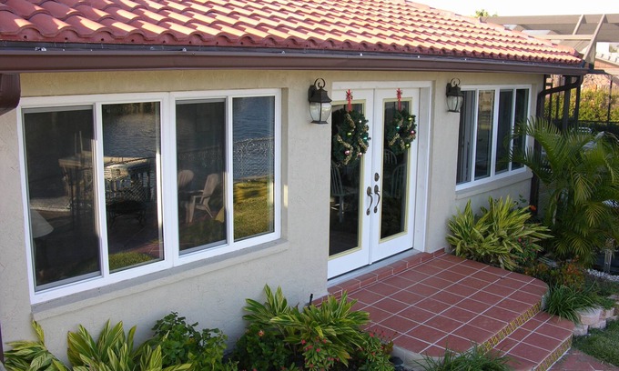 Memphis House | Boat Lover's, Spacious 4/3.5 waterfront saltwater canal home with dock and pool!