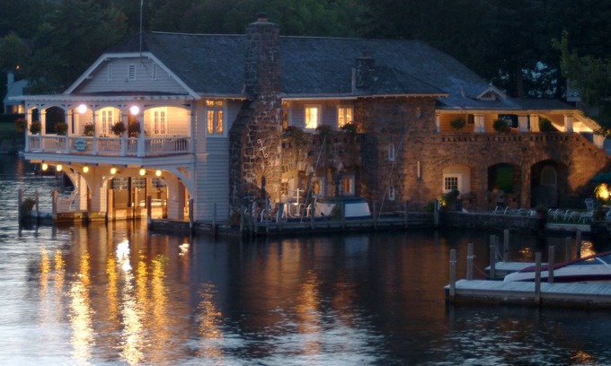 Bolton Landing Cabin | Boathouse Waterfront Lodging