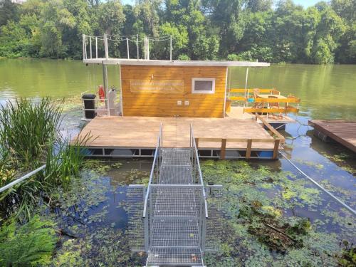 Tokaj Boat Rental | Bodrogpart Úszóház Tokaj