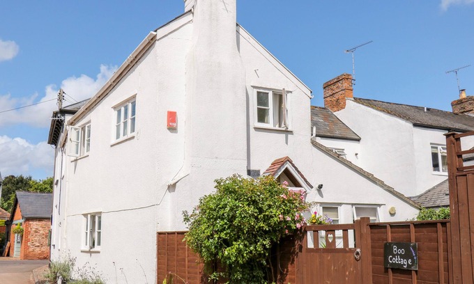 Kingston St Mary Cottage | BOO COTTAGE, with open fire in Taunton