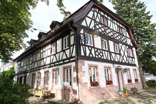 Denzlingen Bed & Breakfast | Boutique-Hotel Krone