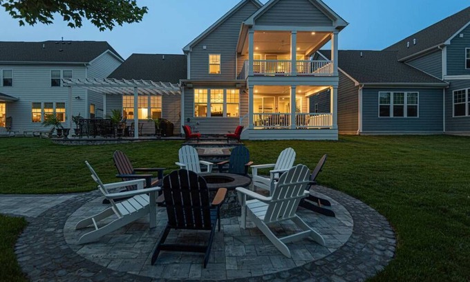 Bayside House | Brand New 2023 Luxury Waterfront Home w private Boat Dock, Community Indoor/Outdoor Pools