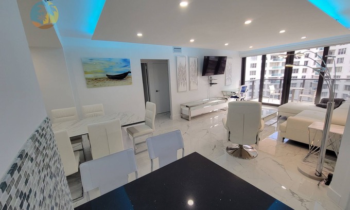 Miami Beach Apartment | Brand New 2023 Modern 3 Bedroom on the Beach - 11AE
