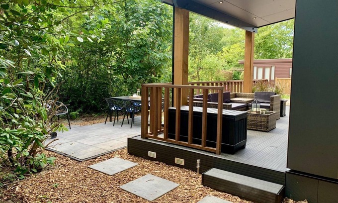 Sint Maartensvlotbrug House | Brand new chalet, placed in June 2024 at Bungalowpark Campanula. Spacious and modern furnished for 5 persons. Free WiFi.
