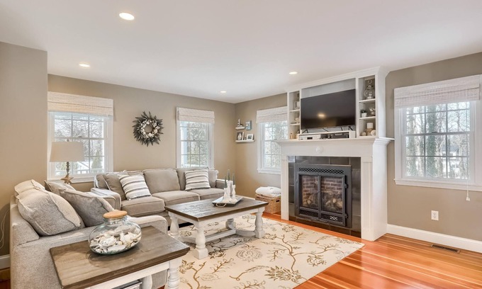 West Falmouth House | BRAND NEW LISTING! 5BD Home-A/C, Screen Porch, Close to Shining Sea Bikeway