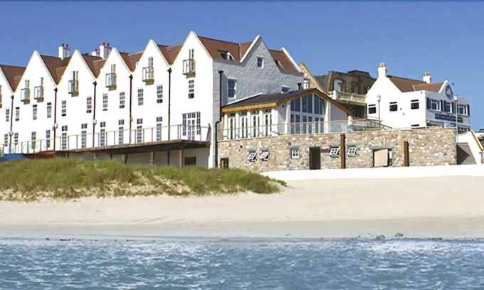 Hall Hotel | Braye Beach Hotel
