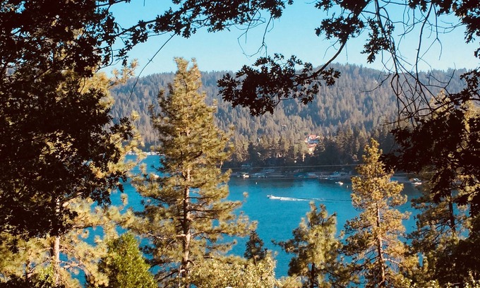 Lake Arrowhead Cabin | BREATHTAKING LAKE VIEW CABIN Trail and beach access. Dogs 👍