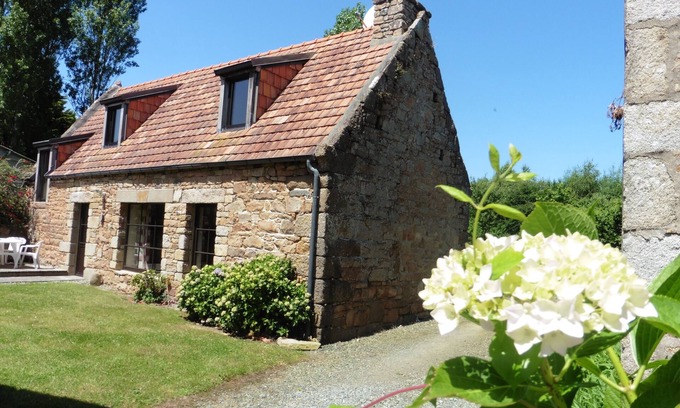 Tregastel House | Breton stone house in Trégastel on the Pink Granite Coast