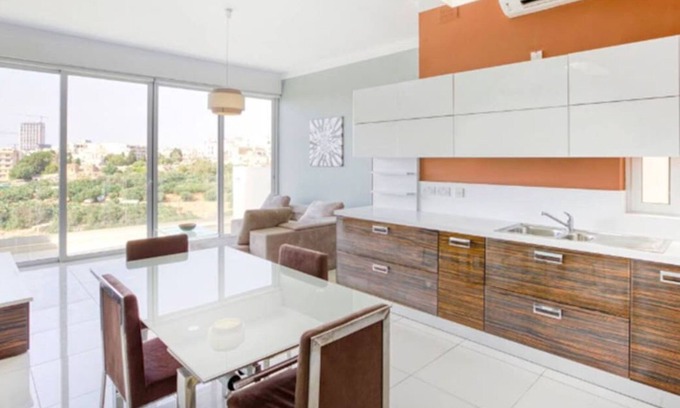 Il-Balluta Apartment | Bright 3BR Apt in St'Julians with Balcony Views!